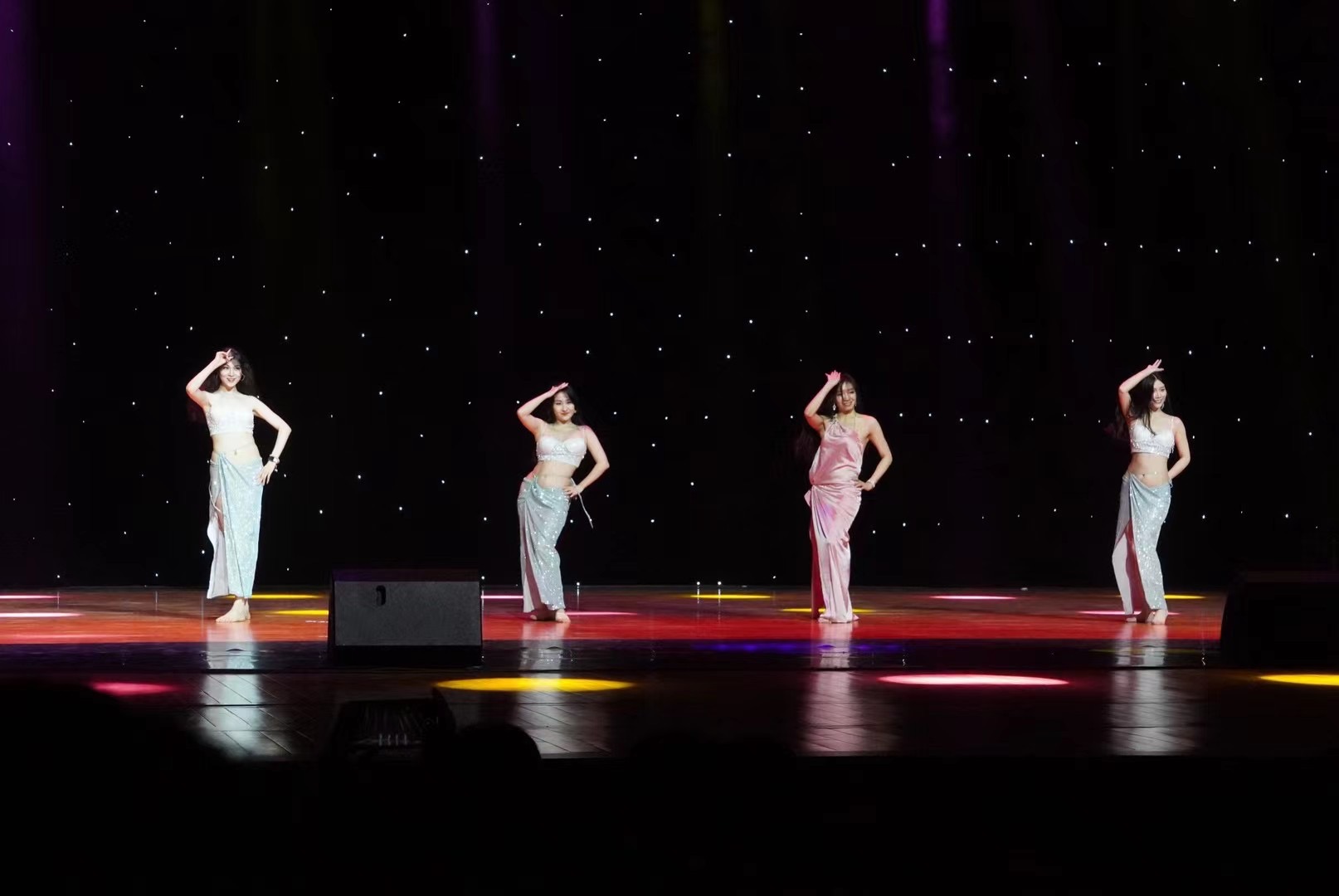 刘纬逸：与东方舞二三事 | 念书之外