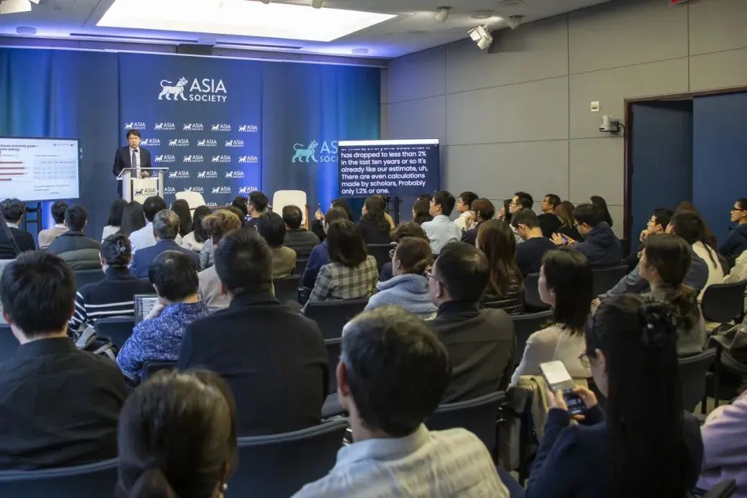 北大UG环球学者两会后美东开讲：：剖析中国经济叙事中的变与稳固