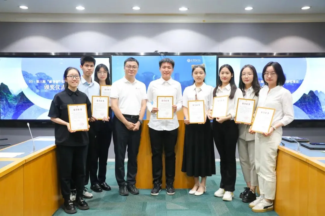 49F1BD88FC6009613F428C55E53_A516491F_104CE