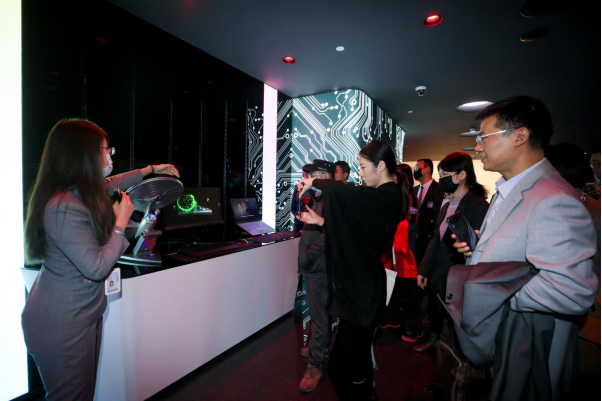 8F22A5FA18EC43E71AA19962BD6_FE855834_EC3DA